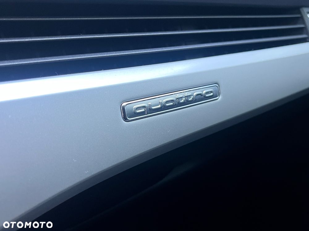 Audi A4 Avant 40 TDI quattro S tronic S line - 38