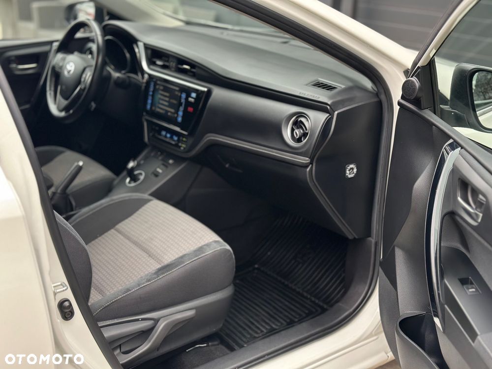 Toyota Auris 1.8 HSD Luna - 22