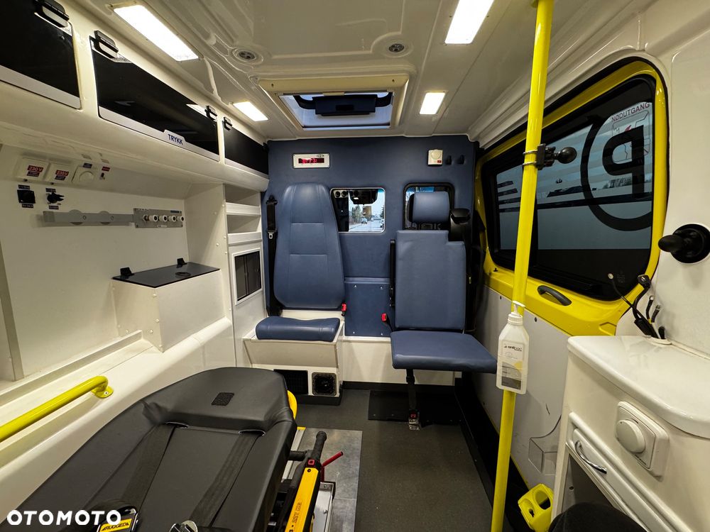 Mercedes-Benz Sprinter - 10