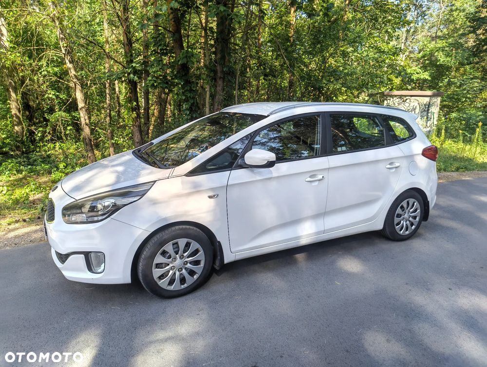 Kia Carens 1.6 GDI S - 12