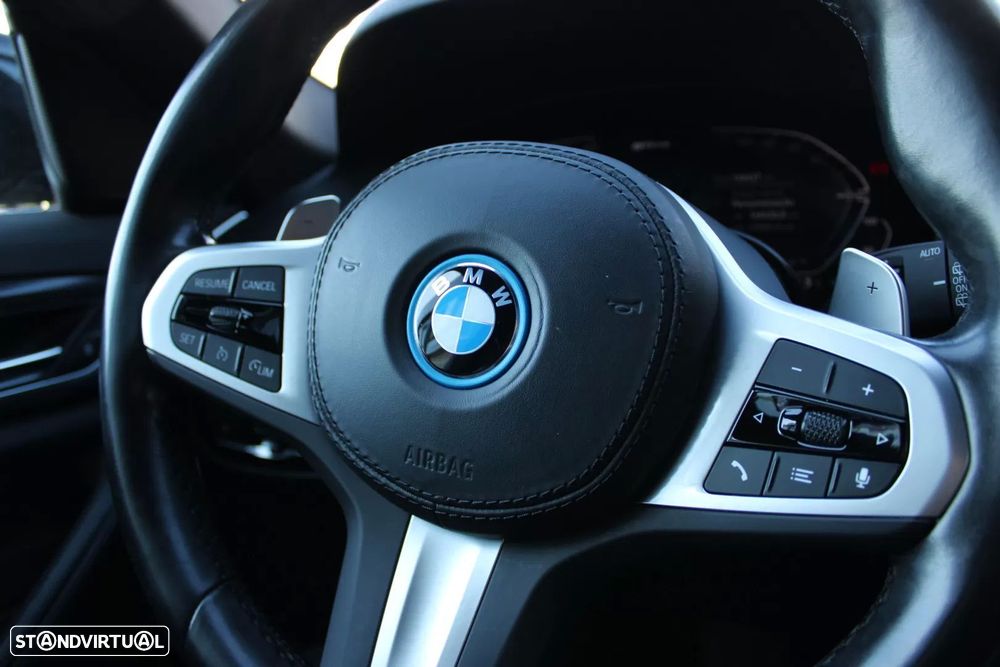 BMW 520 e Pack M - 10