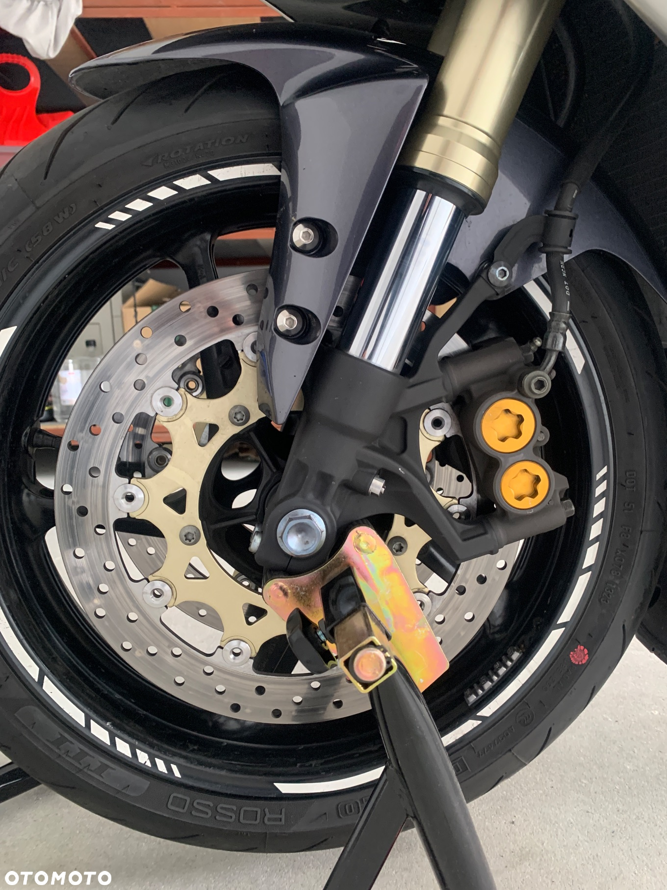 Yamaha R1 - 8
