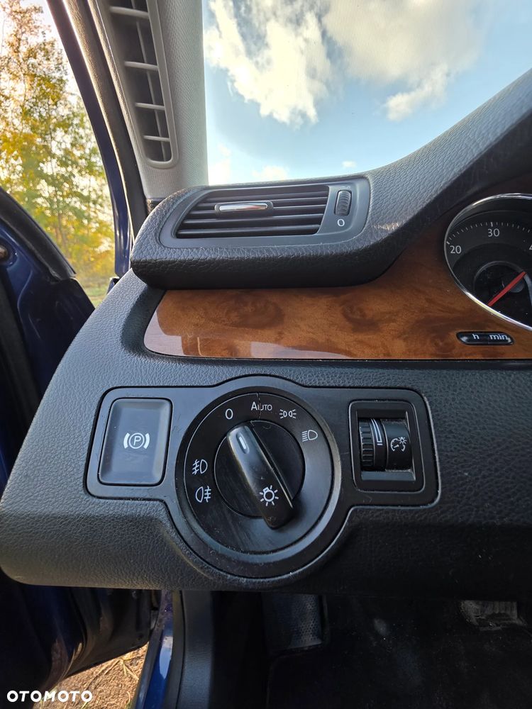 Volkswagen Passat 2.0 TDI Highline - 18