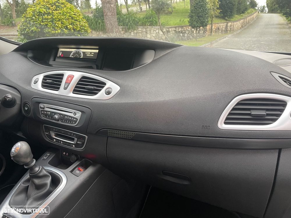 Renault Scénic 1.5 dCi Dynamique S - 14