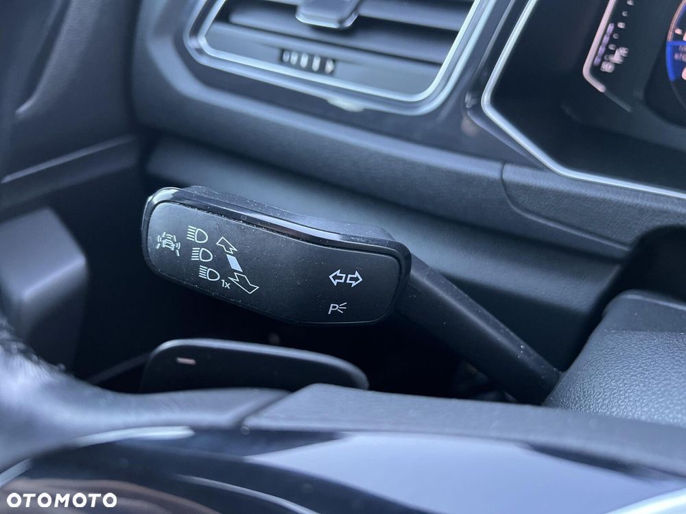 Volkswagen T-Roc - 13