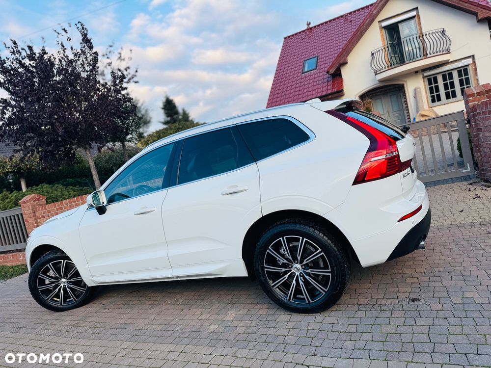 Volvo XC 60 B4 D AWD Geartronic Momentum Pro - 36