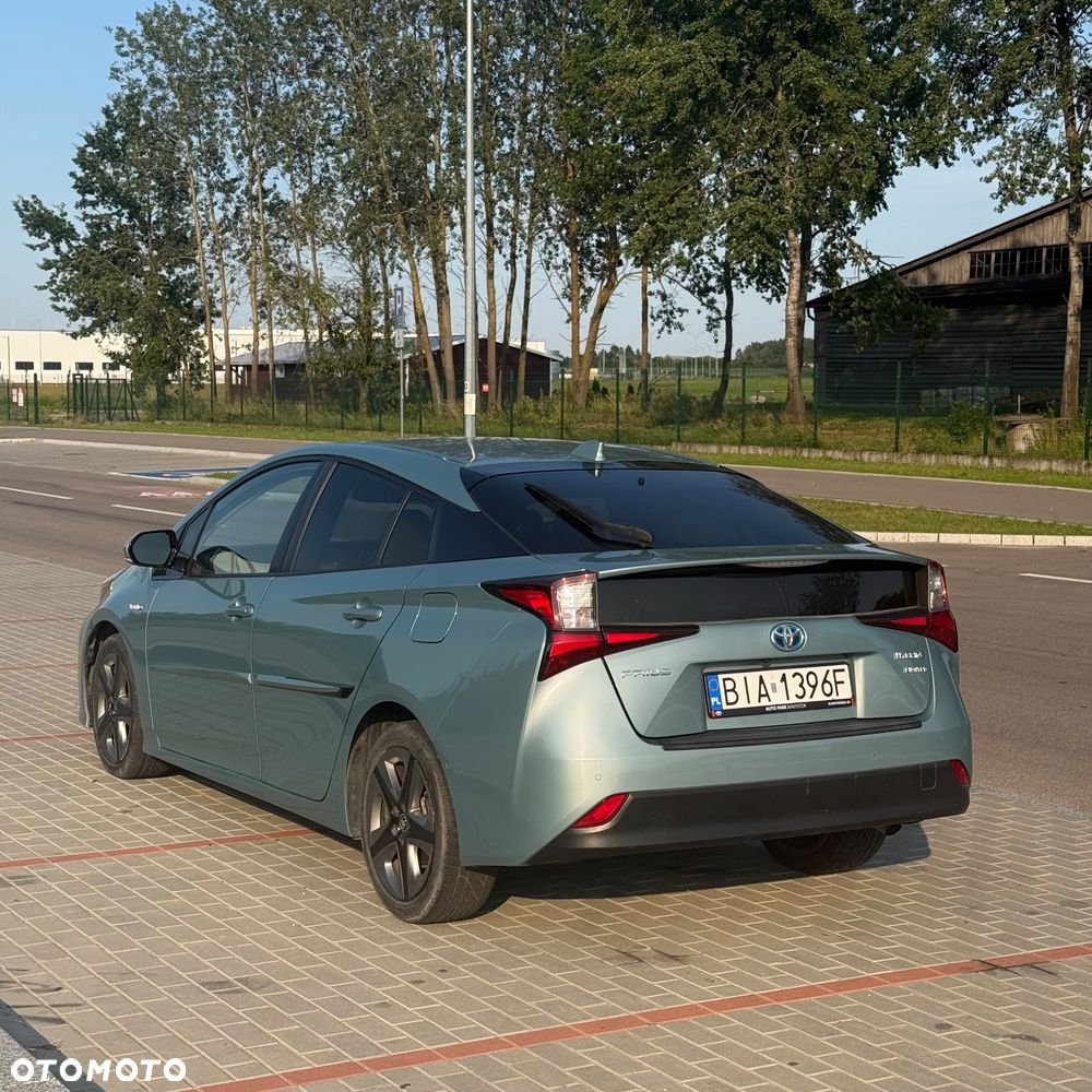 Toyota Prius - 4