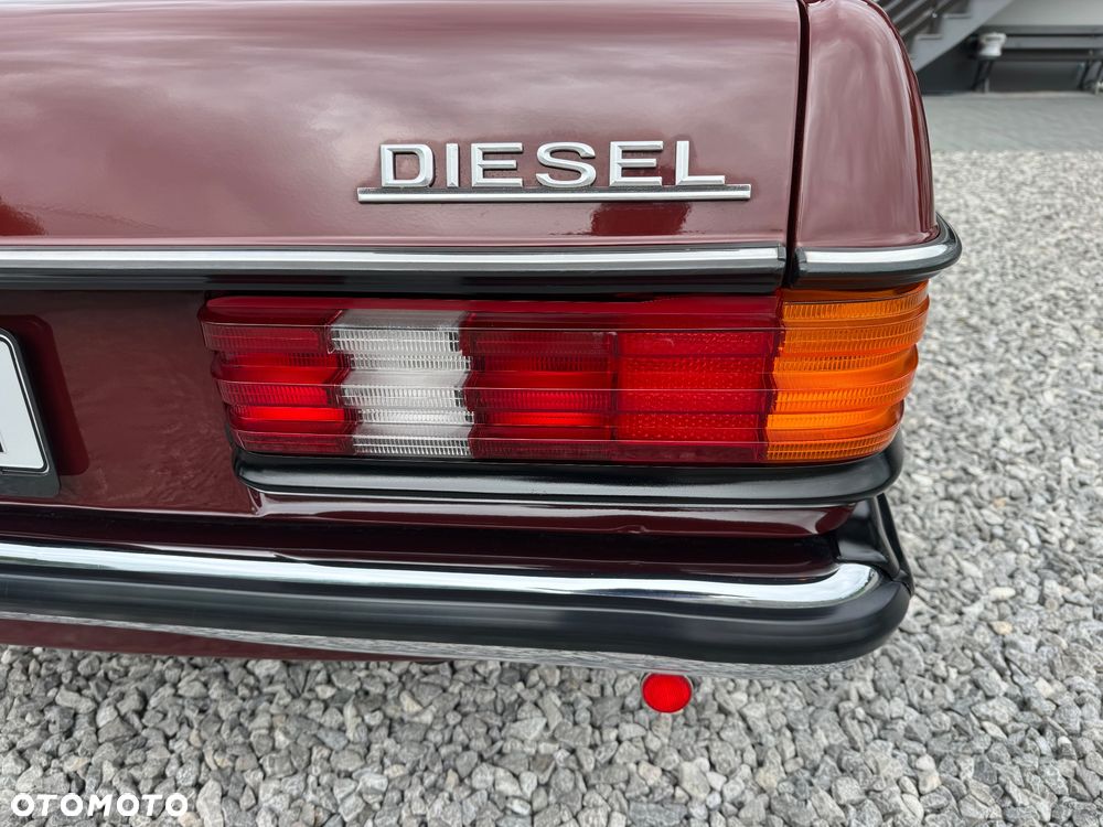 Mercedes-Benz W123 - 28