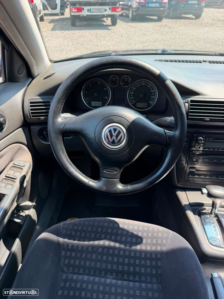 VW Passat 1.9 TDi Confortline Tip - 25
