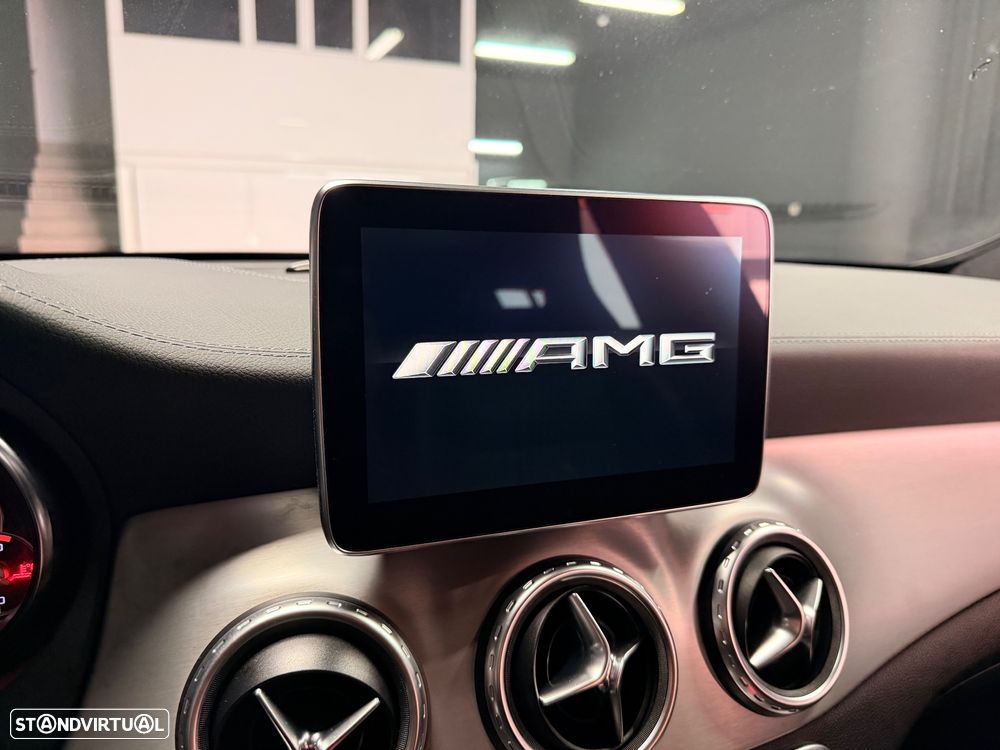 Mercedes-Benz GLA 45 AMG 4-Matic - 11