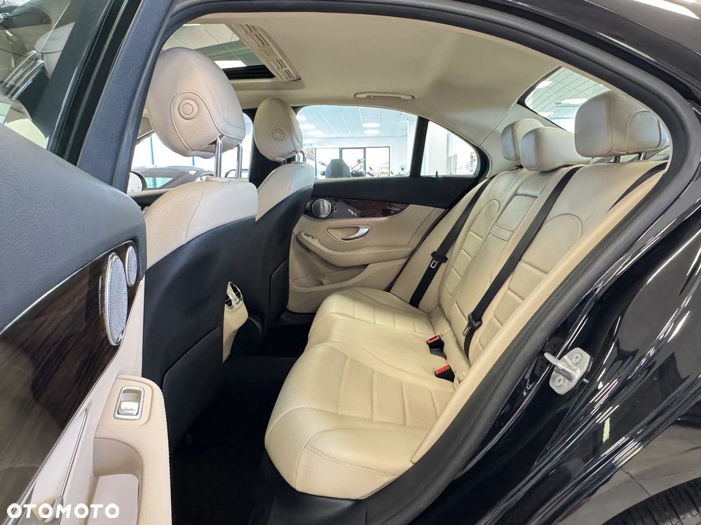 Mercedes-Benz Klasa C 400 4-Matic 7G-TRONIC - 9