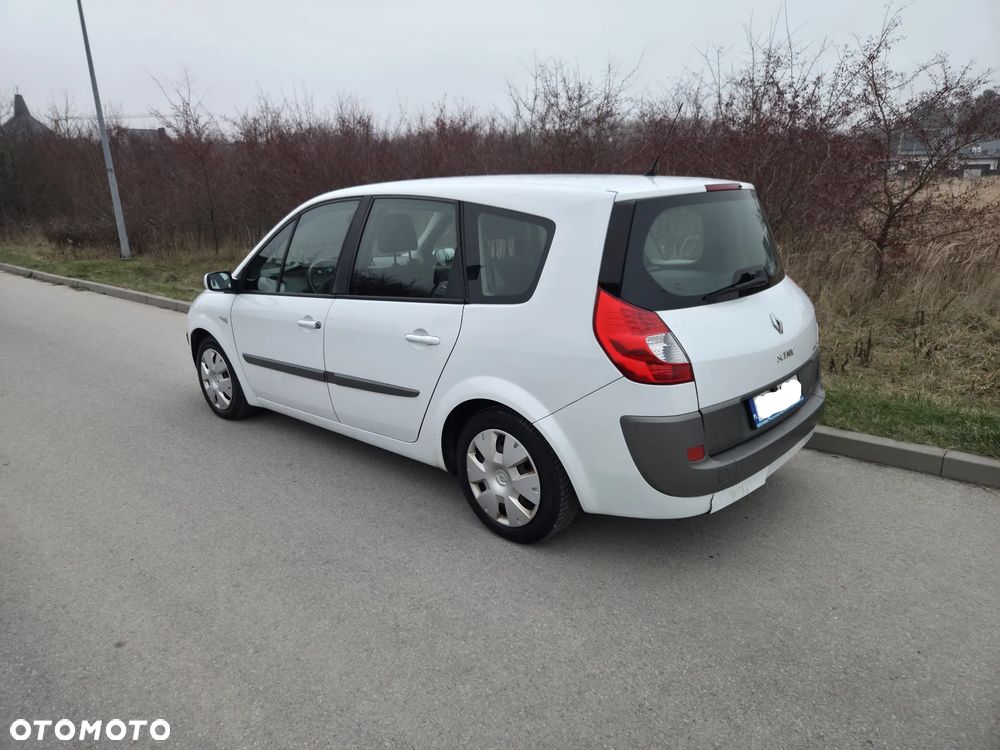 Renault Scenic - 8