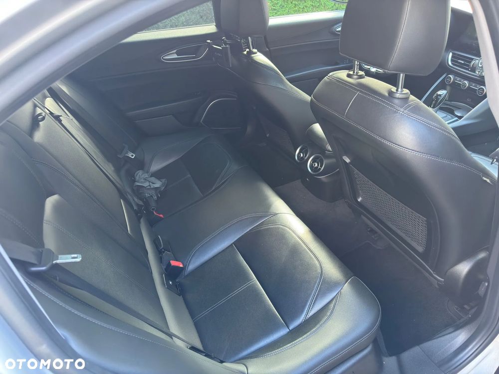 Alfa Romeo Giulia 2.0 Turbo Tributo Italiano Q4 - 15