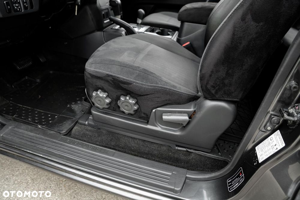 Mitsubishi Pajero 3.2 DI-D Automatik Final Edition - 17