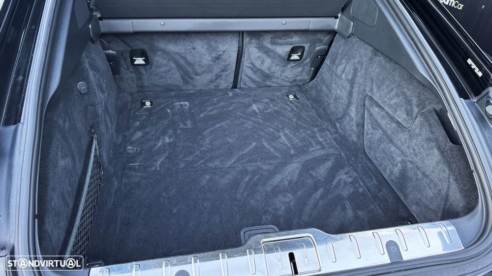 Porsche Panamera 4 E-Hybrid Platinum Edition - 38