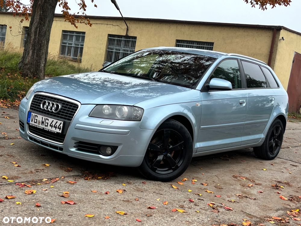 Audi A3 Sportback 1.6 FSI Attraction - 2