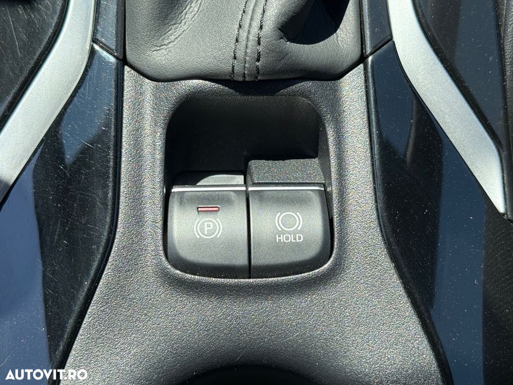 Toyota Corolla 1.8 Business Edition - 11
