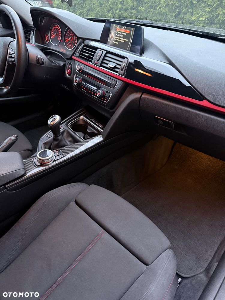 BMW Seria 3 320i xDrive Sport Line - 10