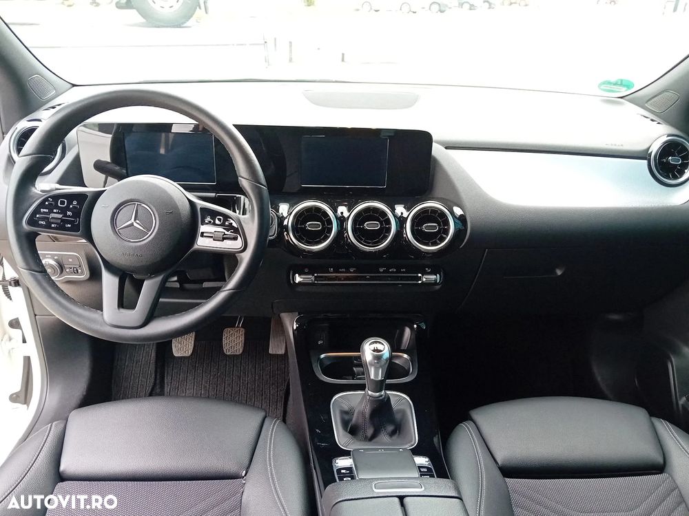 Mercedes-Benz B - 16