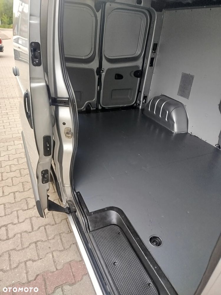Renault Trafic - 15