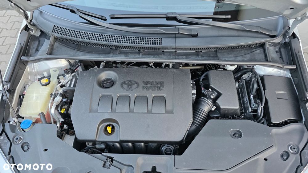 Toyota Avensis 1.8 Comfort - 34
