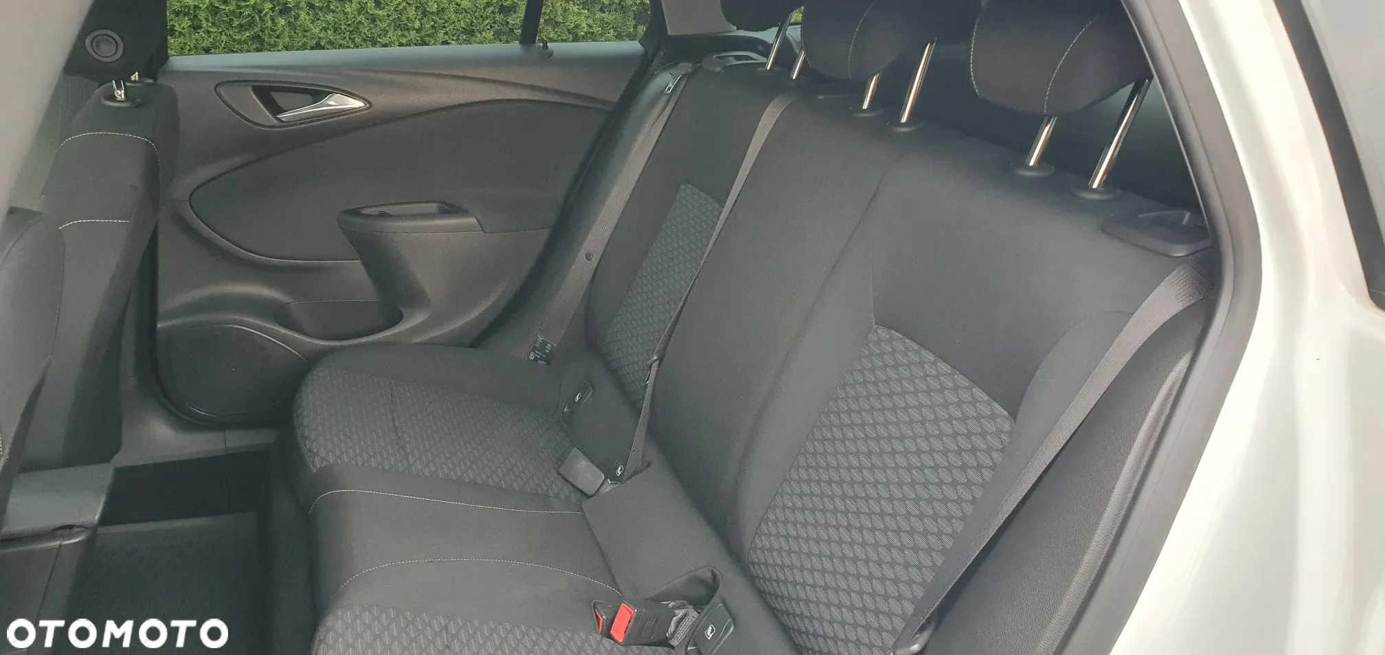 Opel Astra IV 1.6 CDTI Essentia - 35