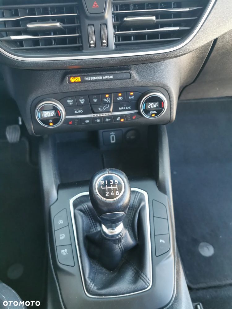 Ford Focus 1.6 FF Titanium - 10