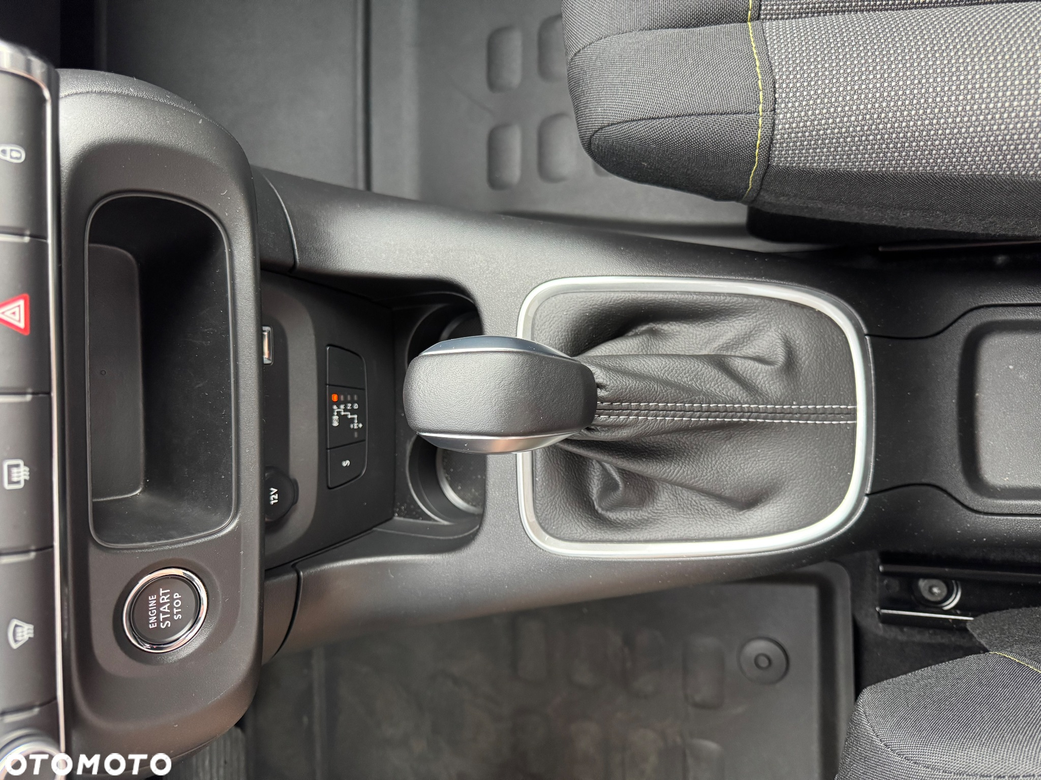 Citroën C3 1.2 PureTech Shine EAT6 - 23