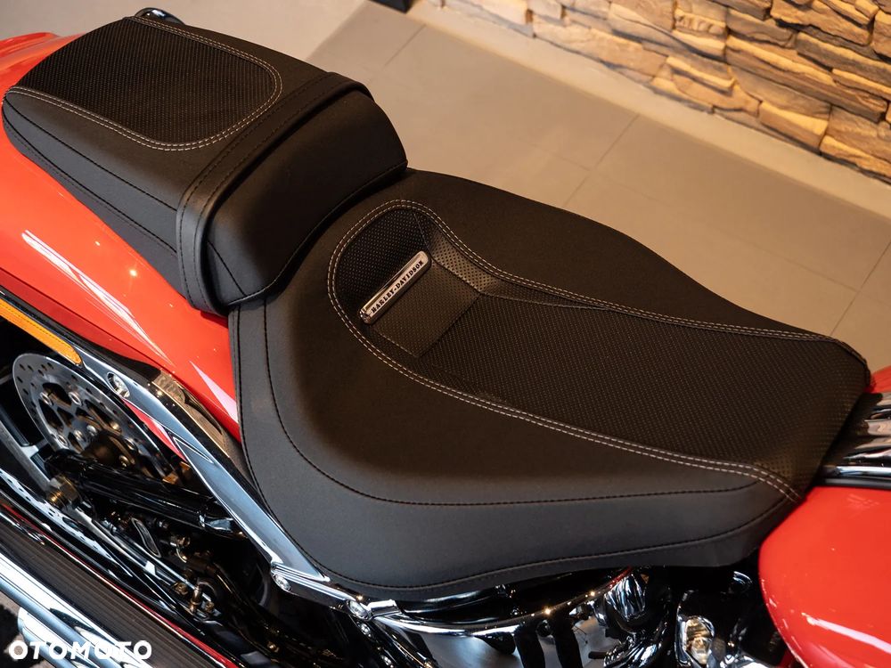 Harley-Davidson Softail Breakout - 15
