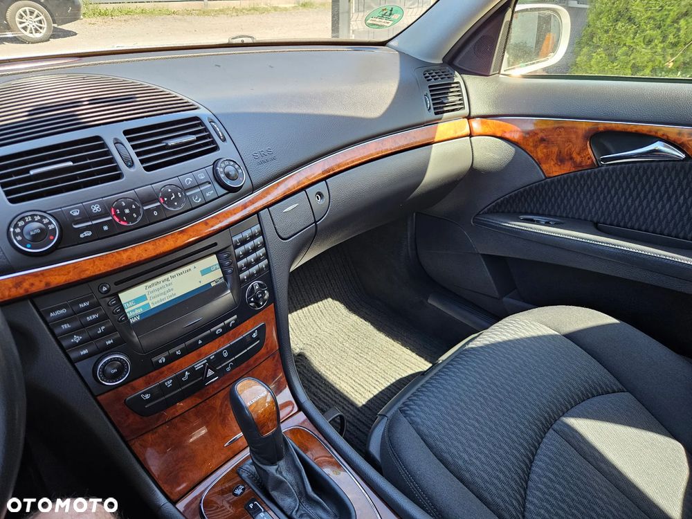 Mercedes-Benz Klasa E 240 4-Matic Elegance - 16