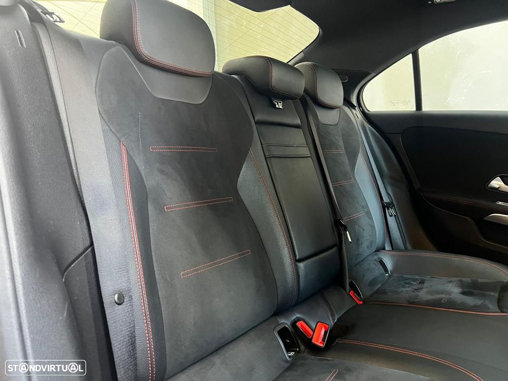Mercedes-Benz A 250 Limousine e AMG Line - 18