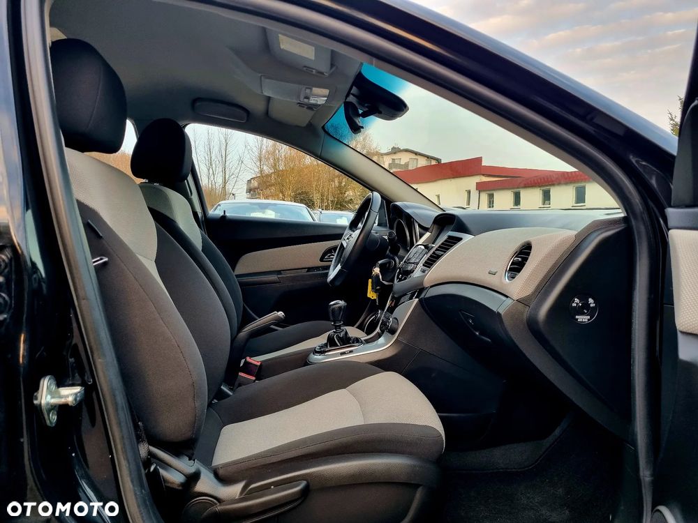 Chevrolet Cruze 1.8 LT - 11
