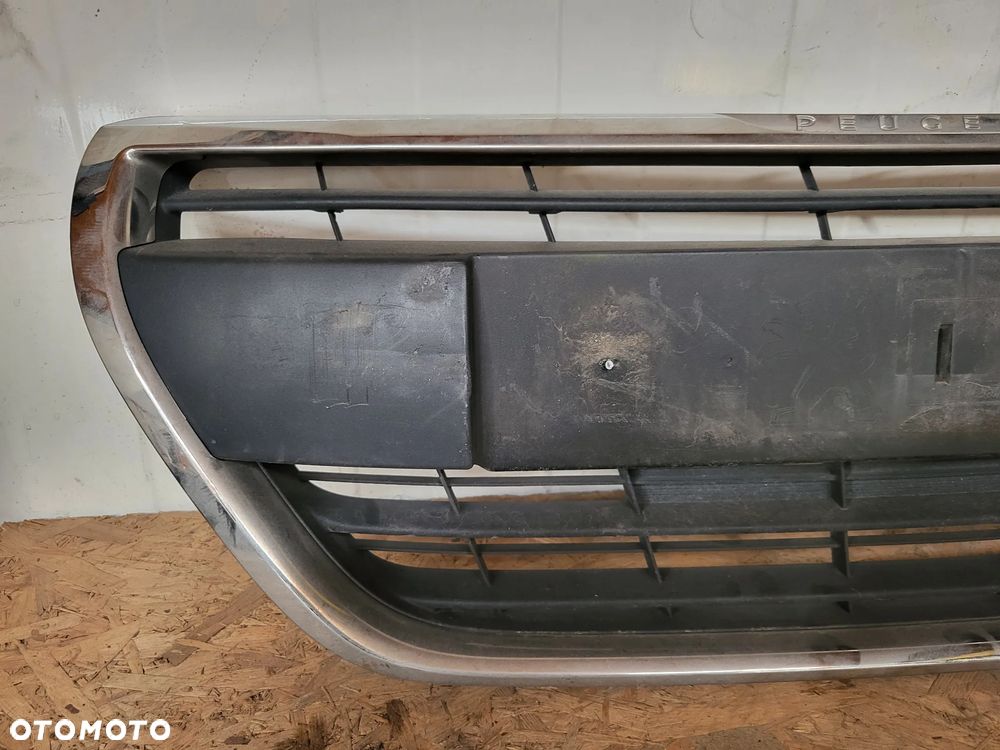Grill atrapa kratka zderzaka Peugeot 208 LIFT - 2