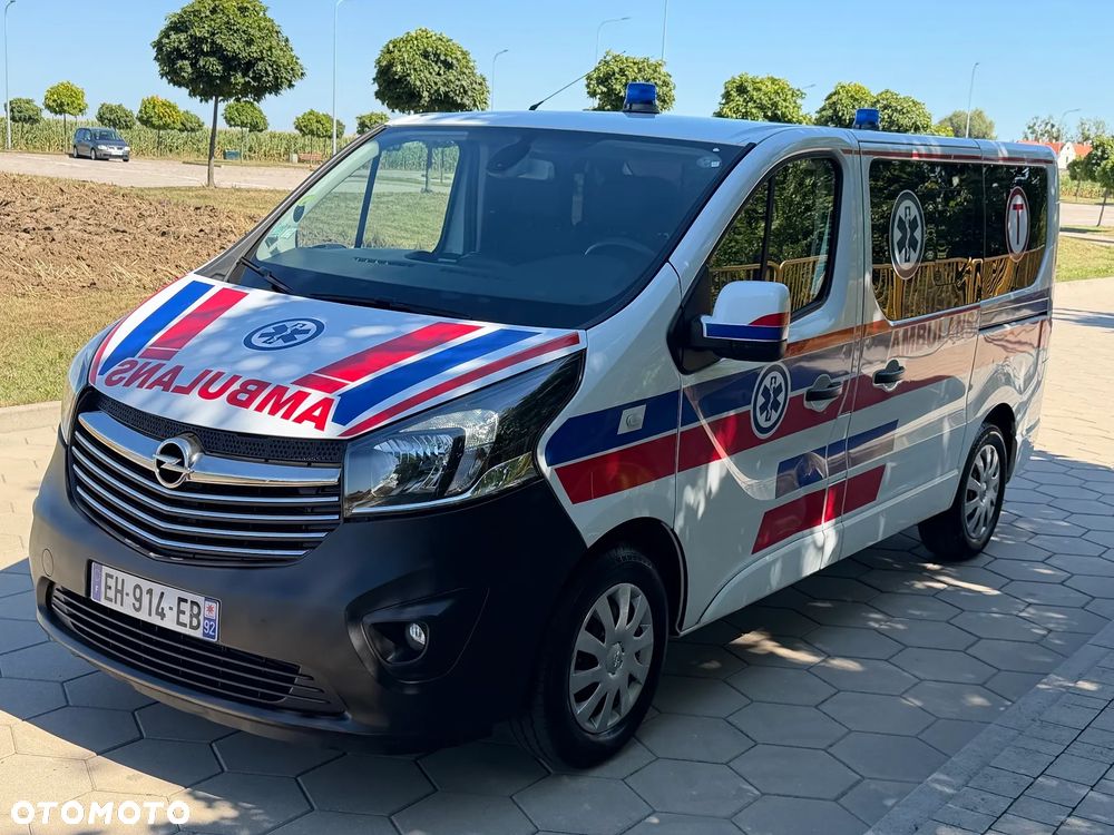 Opel Vivaro Karetka Ambulans Ambulance Sanitarny EN1789 - 3
