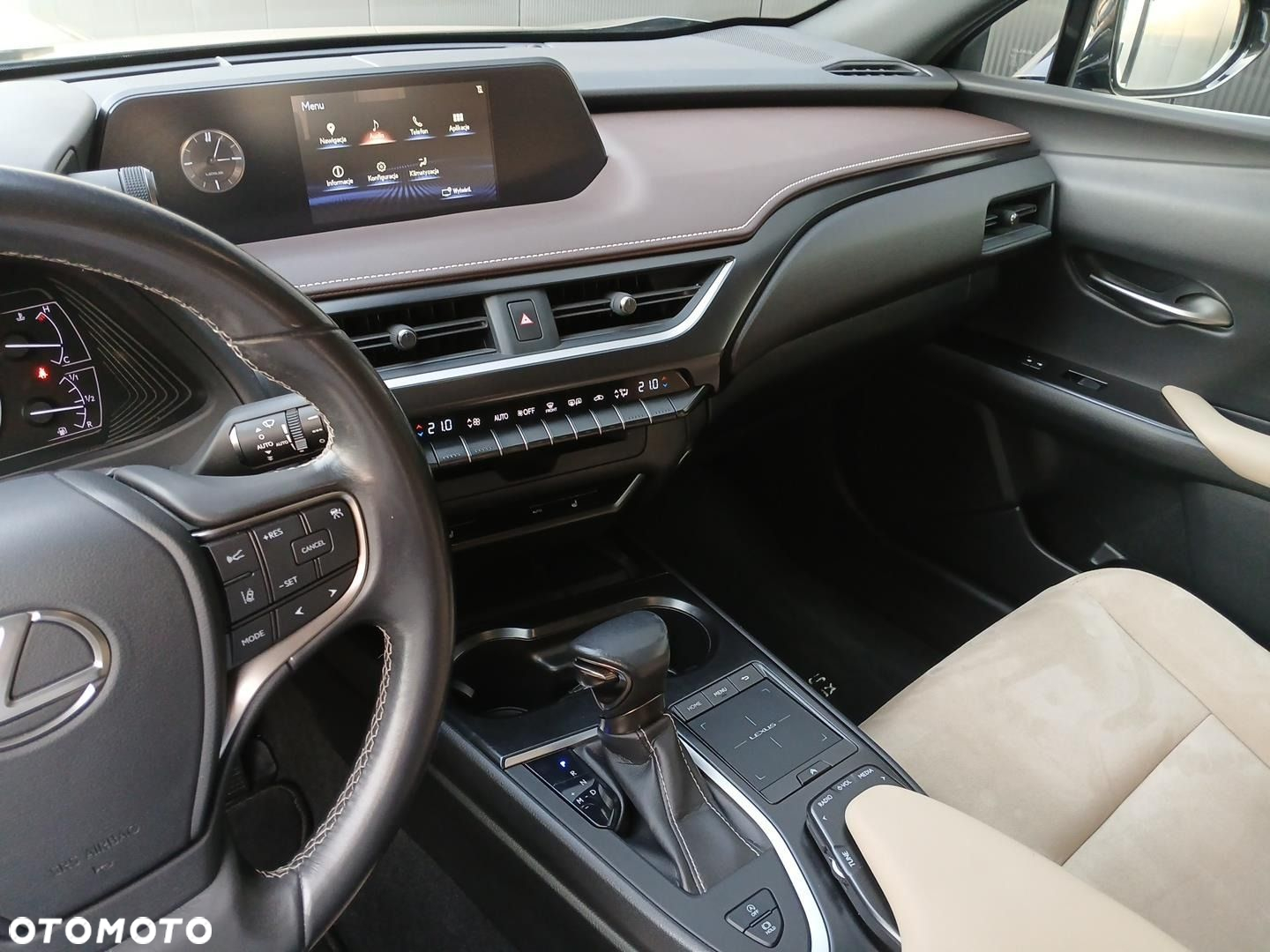 Lexus UX - 18