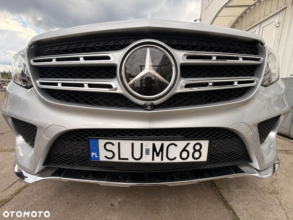 Mercedes-Benz GLS - 23