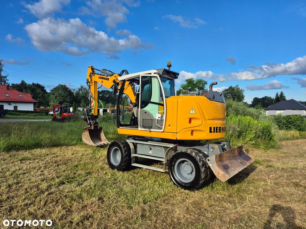 Liebherr A 910 - 5