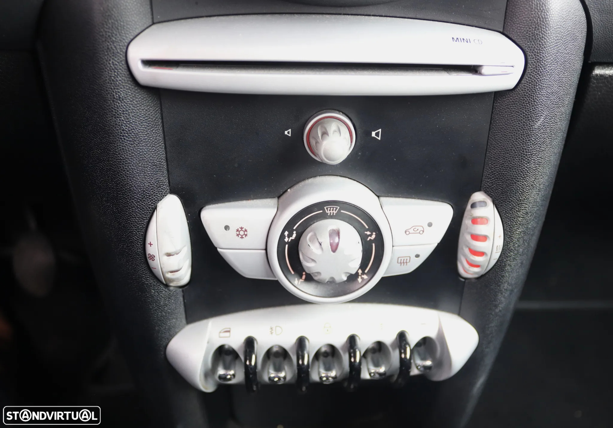 MINI 3 Portas Cooper D - 7