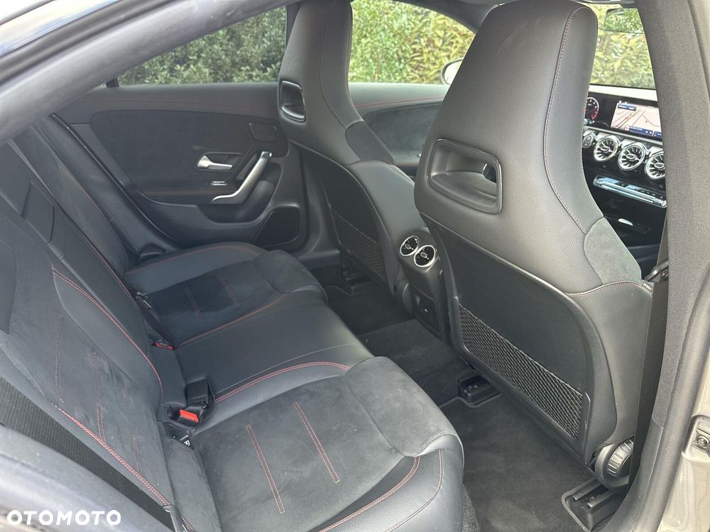 Mercedes-Benz CLA 200 AMG Line 7G-DCT - 15