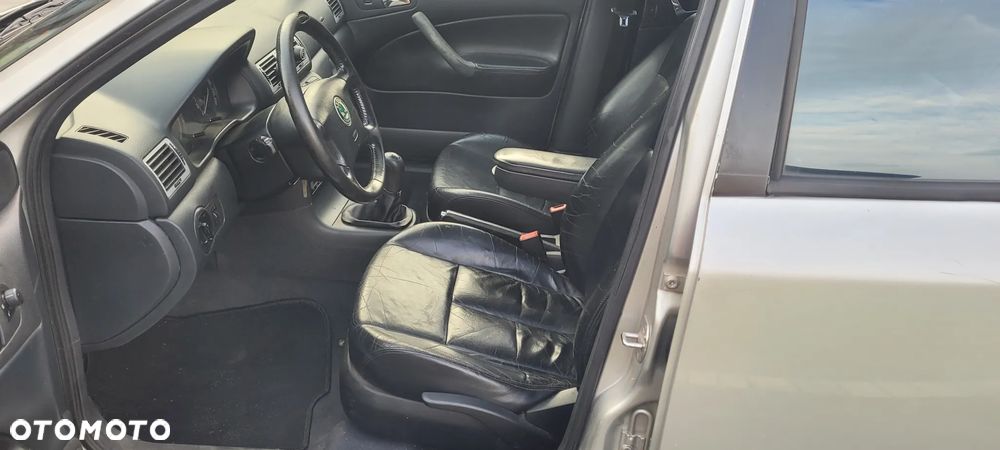 Skoda Octavia 1.8 T Combi Elegance - 6