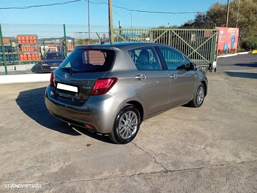 Toyota Yaris 1.33 VVT-i Comfort+P.Style - 5