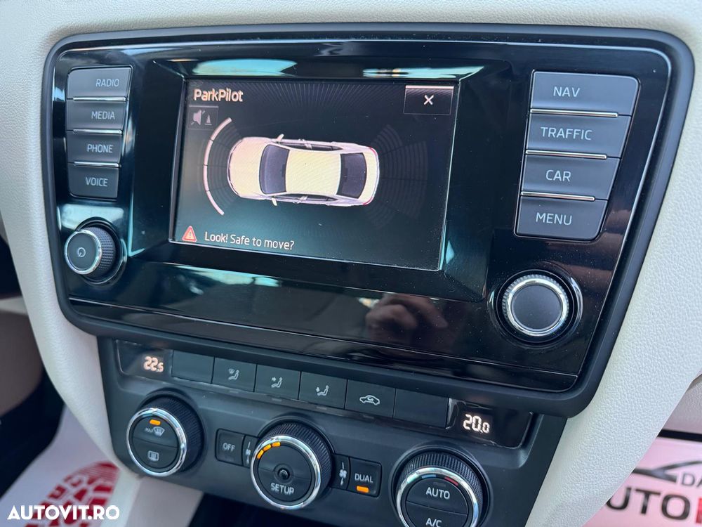 Skoda Octavia 1.6 TDI DSG Style - 25