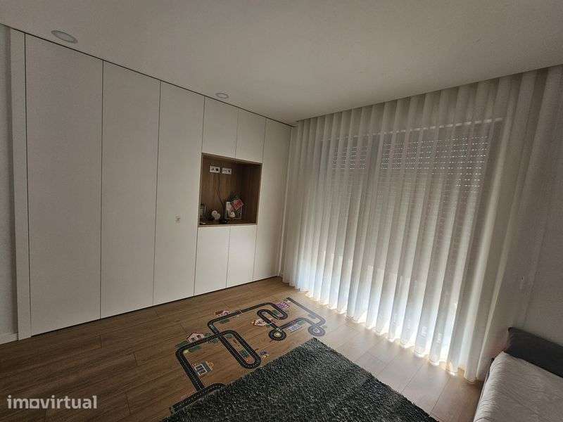 Moradia T3+1 com jardim e piscina - Grande imagem: 5/12
