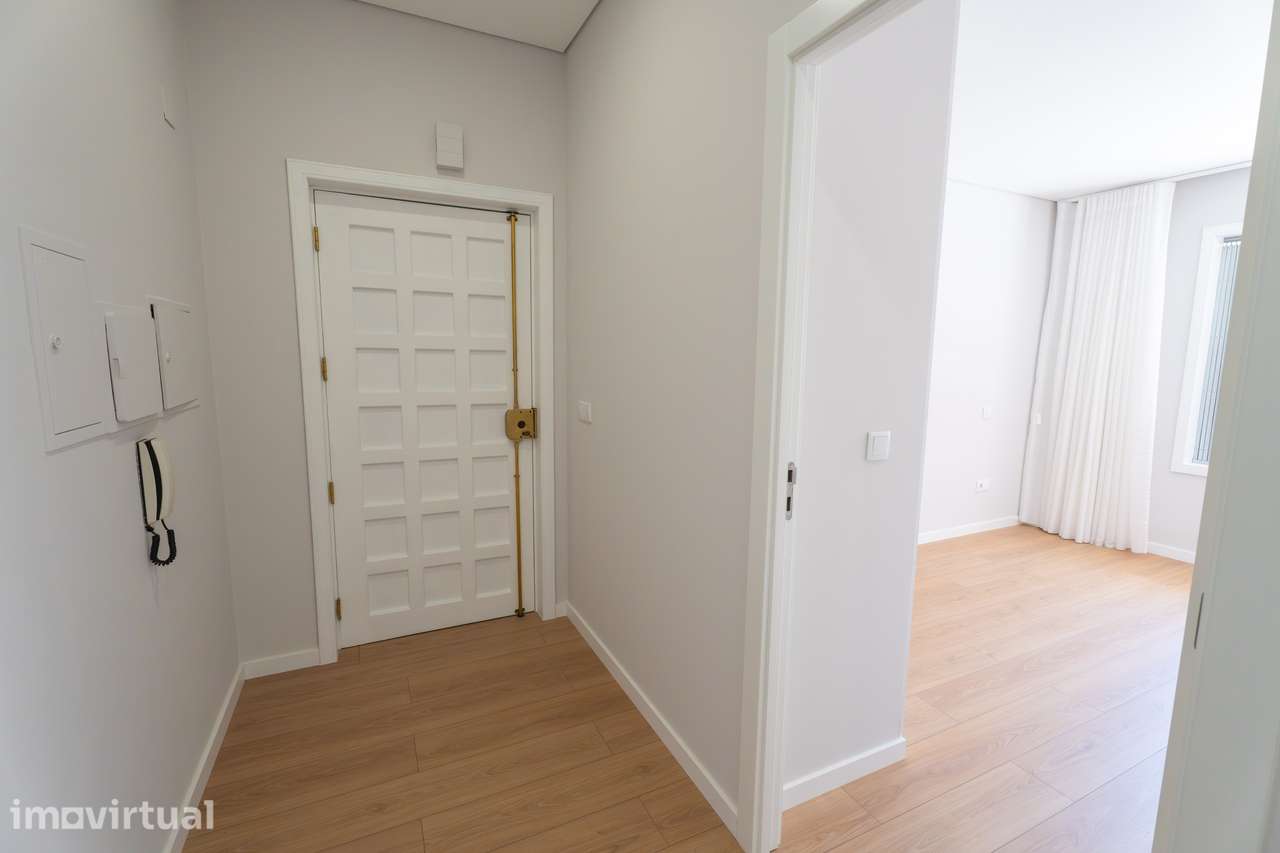 Apartamento T2 Renovado no Centro de Estarreja - Grande imagem: 5/21