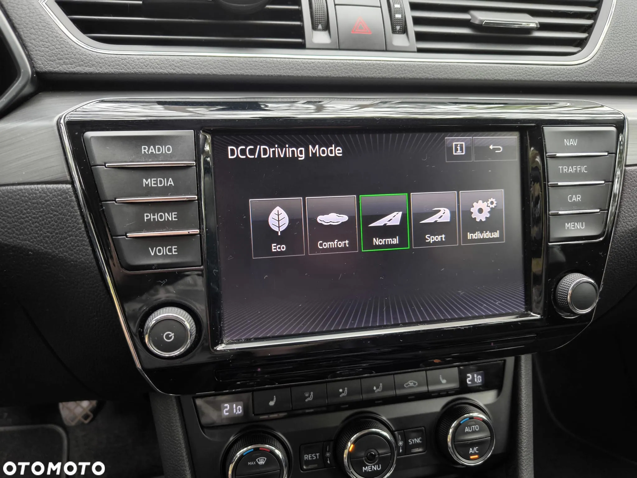 Skoda Superb Combi 2.0 TDI Style - 22