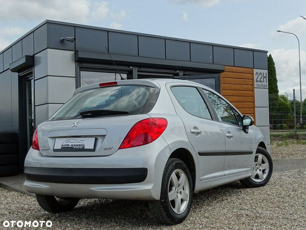 Peugeot 207 - 6