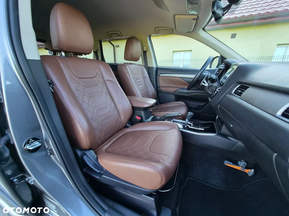 Mitsubishi Outlander - 29
