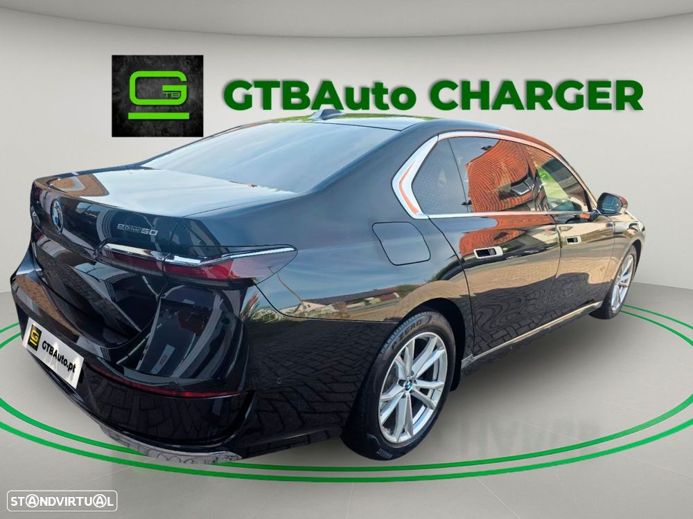 BMW i7 - 17