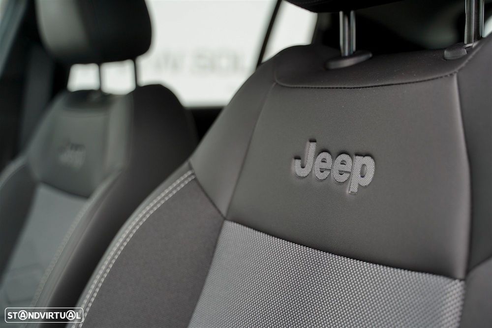 Jeep Avenger 1.2 GSE T3 Summit - 30