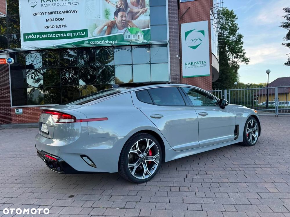 Kia Stinger - 13